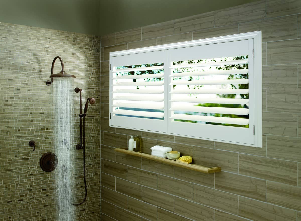 Hunter Douglas Palm Beach™ Polysatin™ Shutters near Beachwood, Ohio (OH) for streamlined and decluttered home bathrooms